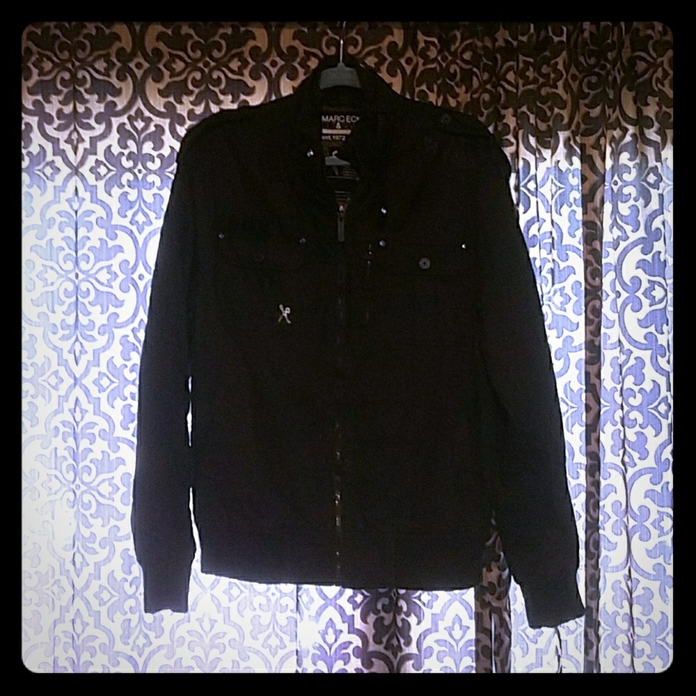 🌻5/ $50🌻 Men's Marc ECKO Cut&Sew. NYC
